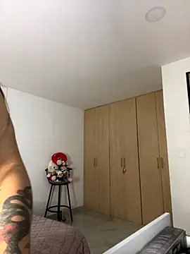 Zoe riivas online show from 10-19-25, 10:34