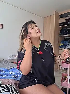 Zoe riivas online show from 06-11-26, 06:05