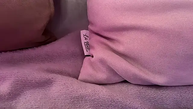 AlmaryKim online show from 04-19-26, 07:16