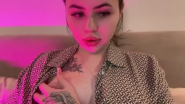 AlmaryKim online show from 10-29-25, 09:03