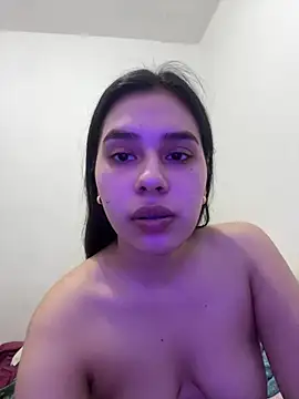 Snapshot of Brianna_bunny05 chatting on 06-26-26, 04:07 Brianna bunny05 online show from 06-26-26, 04:07