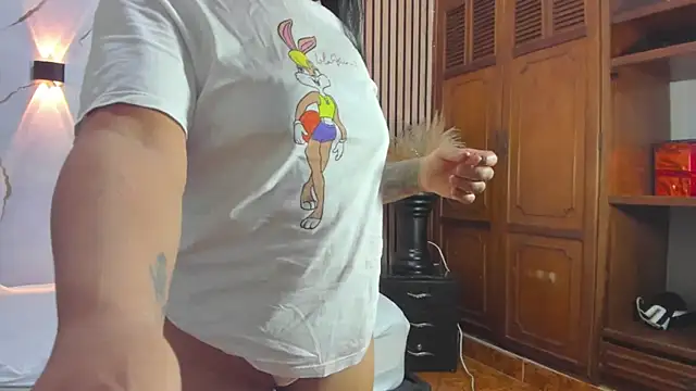 Snapshot of LucyAndBella chatting on 02-04-26, 10:38 LucyAndBella online show from 02-04-26, 10:38