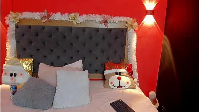 Xiomara Stwart online show from 11-22-25, 05:01