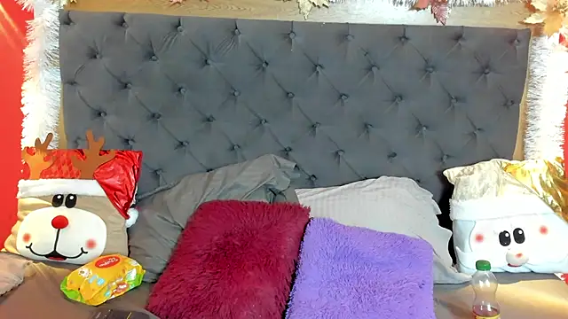 Xiomara Stwart online show from 11-21-25, 07:46