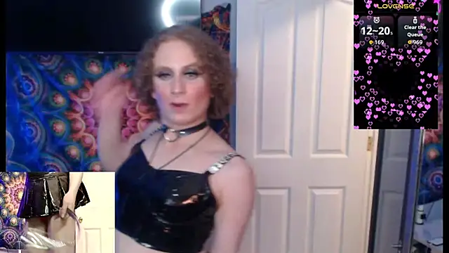 Snapshot of cinderellie chatting on 11-22-25, 04:00 cinderellie online show from 11-22-25, 04:00