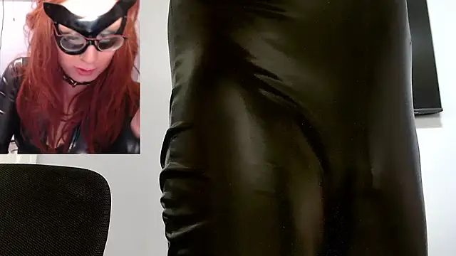 Snapshot of cinderellie chatting on 11-11-25, 04:07 cinderellie online show from 11-11-25, 04:07