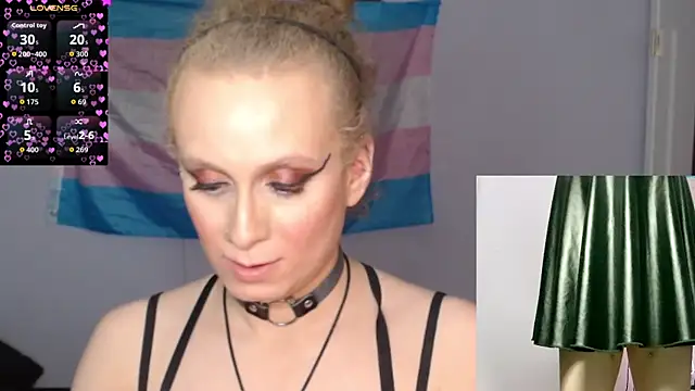 Snapshot of cinderellie chatting on 11-17-25, 04:38 cinderellie online show from 11-17-25, 04:38