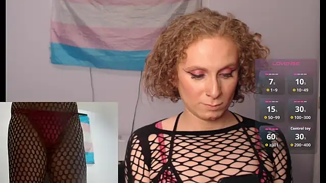 Snapshot of cinderellie chatting on 10-19-25, 02:36 cinderellie online show from 10-19-25, 02:36