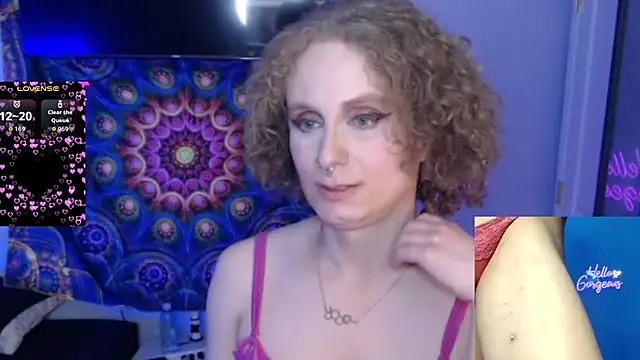 Snapshot of cinderellie chatting on 12-01-25, 06:36 cinderellie online show from 12-01-25, 06:36