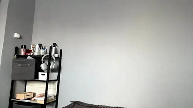 Snapshot of SweetCatherine chatting on 10-15-25, 06:00 SweetCatherine online show from 10-15-25, 06:00