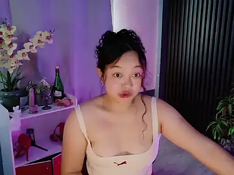 UrFavouriteCravings online show from 02-17-26, 02:20