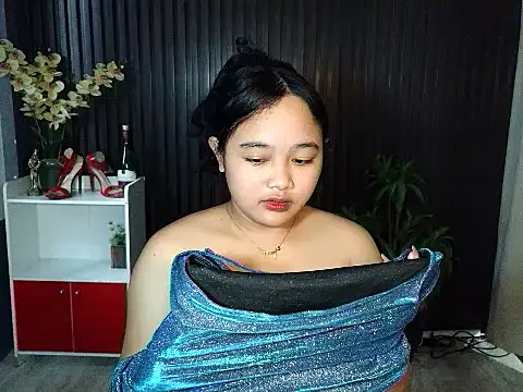 UrFavouriteCravings online show from 11-17-25, 12:47