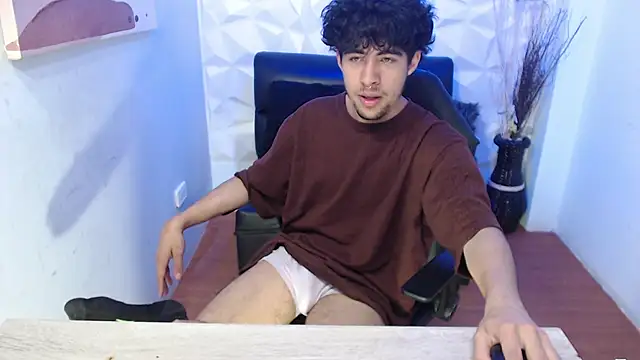 Snapshot of Liil_boy chatting on 10-03-25, 04:25 Liil boy online show from 10-03-25, 04:25