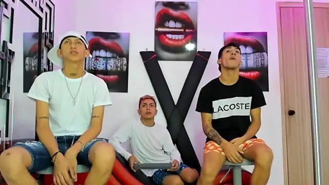 VERY HOT GUYS online show from 10-22-25, 01:16