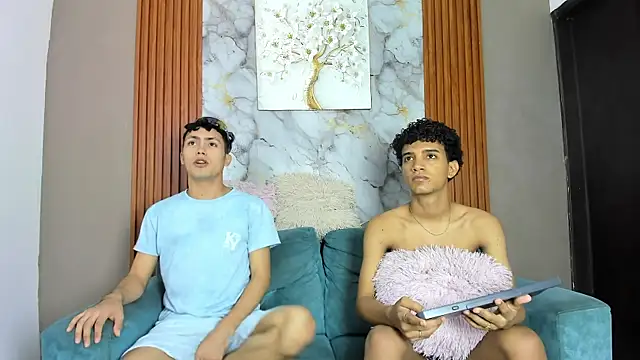 VERY HOT GUYS online show from 05-17-26, 07:19
