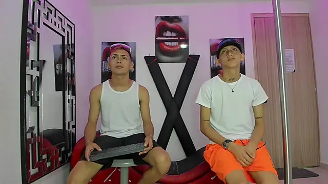 VERY HOT GUYS online show from 11-16-25, 01:32