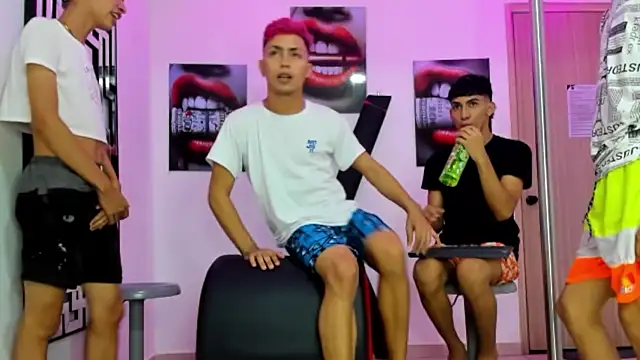 VERY HOT GUYS online show from 10-26-25, 01:39