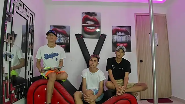 VERY HOT GUYS online show from 11-28-25, 01:22