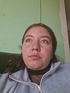 Snapshot of annyaparis chatting on 10-19-25, 04:10 annyaparis online show from 10-19-25, 04:10