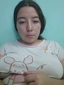 Snapshot of annyaparis chatting on 10-17-25, 01:42 annyaparis online show from 10-17-25, 01:42