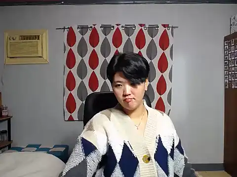 lady fingertips online show from 09-30-25, 12:22