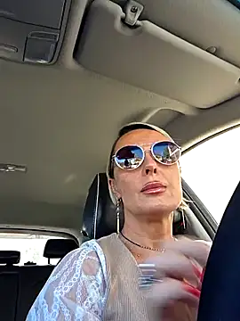 KirraWhite online show from 10-31-25, 10:23