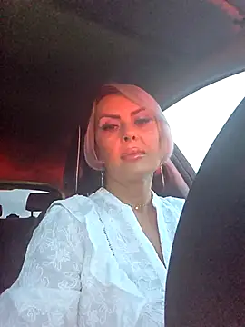 KirraWhite online show from 10-07-25, 04:24