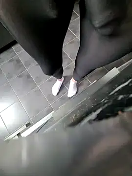 rezzzze online show from 11-10-25, 08:30