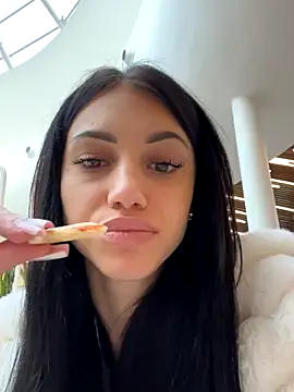 ilariea girl online show from 10-01-25, 01:59