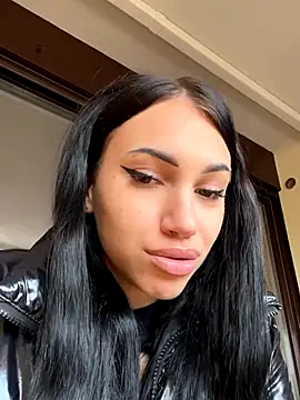 ilariea girl online show from 10-14-25, 06:47