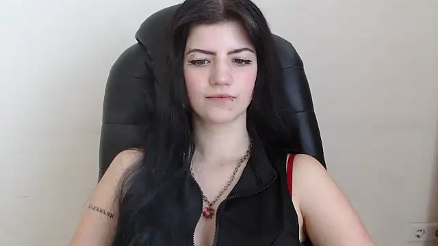 Snapshot of Miamoora chatting on 10-03-25, 07:32 Miamoora online show from 10-03-25, 07:32