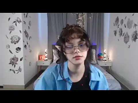 Snapshot of MileyRood chatting on 10-02-25, 11:19 MileyRood online show from 10-02-25, 11:19