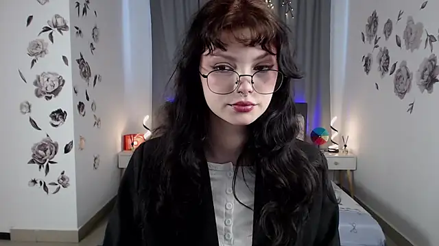 Snapshot of MileyRood chatting on 10-01-25, 11:19 MileyRood online show from 10-01-25, 11:19