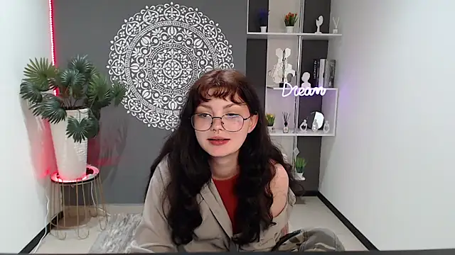 Snapshot of MileyRood chatting on 10-01-25, 01:55 MileyRood online show from 10-01-25, 01:55