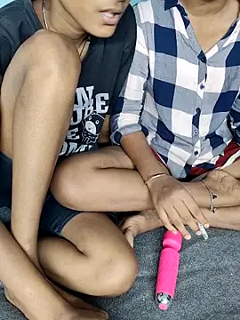 Unique girls90 online show from 03-11-26, 04:56