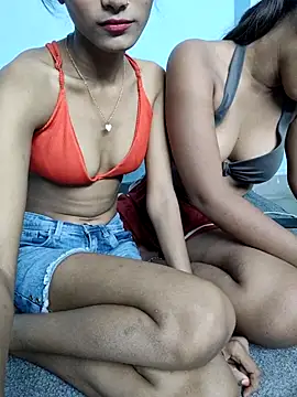 Unique girls90 online show from 05-13-26, 02:24