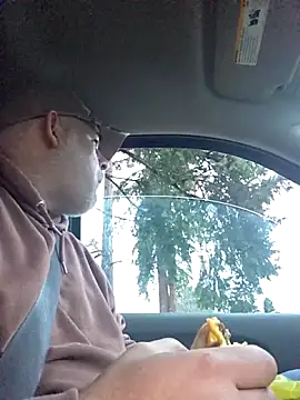 DeeBestEver online show from 11-05-25, 03:04