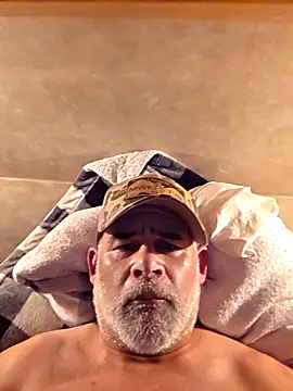 DeeBestEver online show from 11-28-25, 04:18