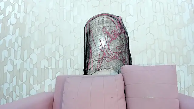 Snapshot of skysaenz chatting on 10-24-25, 01:54 skysaenz online show from 10-24-25, 01:54