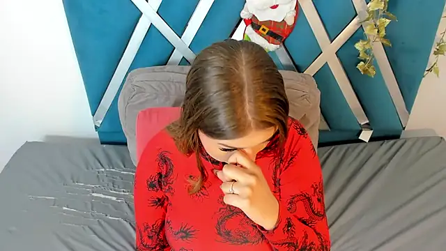 Snapshot of skysaenz chatting on 12-17-25, 01:27 skysaenz online show from 12-17-25, 01:27