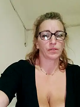 Fifi83Bell online show from 11-03-25, 09:29