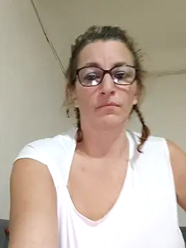 Fifi83Bell online show from 11-13-25, 10:35