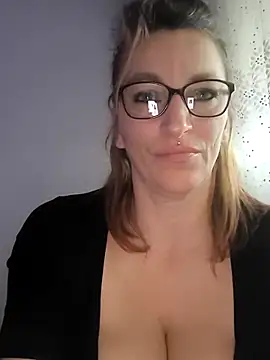 Fifi83Bell online show from 02-13-26, 02:17