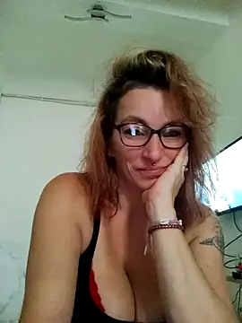 Fifi83Bell online show from 11-17-25, 01:37