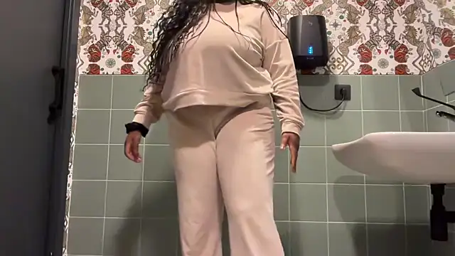 nanaisbackk online show from 12-16-25, 11:20