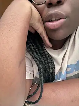 nanaisbackk online show from 11-23-25, 01:32