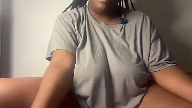 nanaisbackk online show from 10-25-25, 05:06