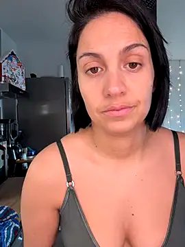 LaPetiteKim online show from 12-15-25, 09:15