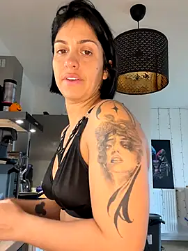 LaPetiteKim online show from 11-27-25, 08:48