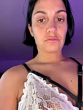 LaPetiteKim online show from 11-24-25, 08:20